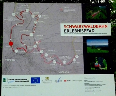 Hinweistafel vor dem Triberger Bahnhof